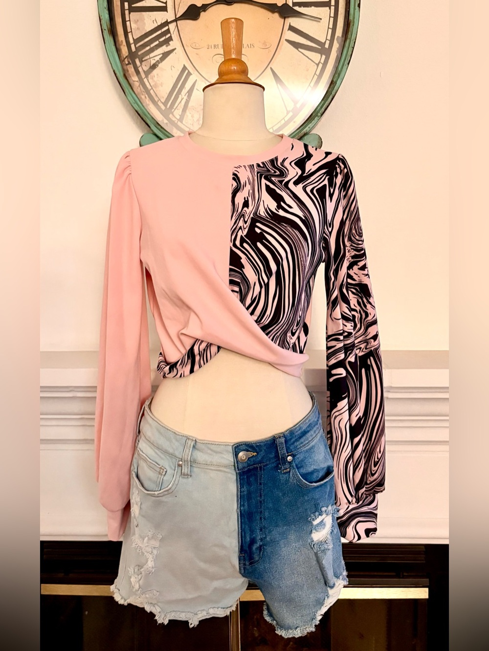 Women's Pink Mixed-Print Long Sleeve Sweater Crop Top